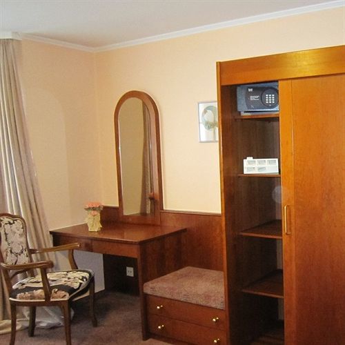 Beek By Anna Hotel 3*